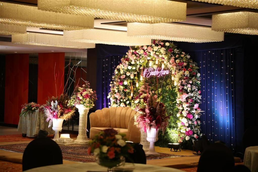 Park Inn By Radisson Gurgaon Bilaspur Maneszar Kültér fotó