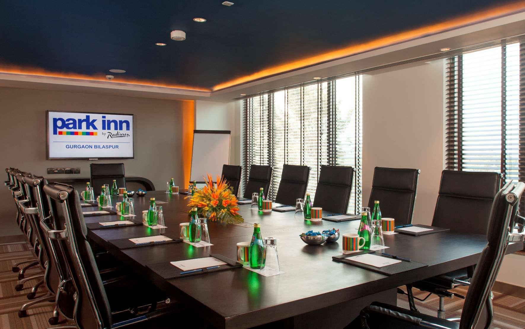 Park Inn By Radisson Gurgaon Bilaspur Maneszar Kültér fotó
