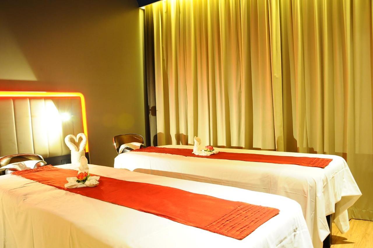 Park Inn By Radisson Gurgaon Bilaspur Maneszar Kültér fotó