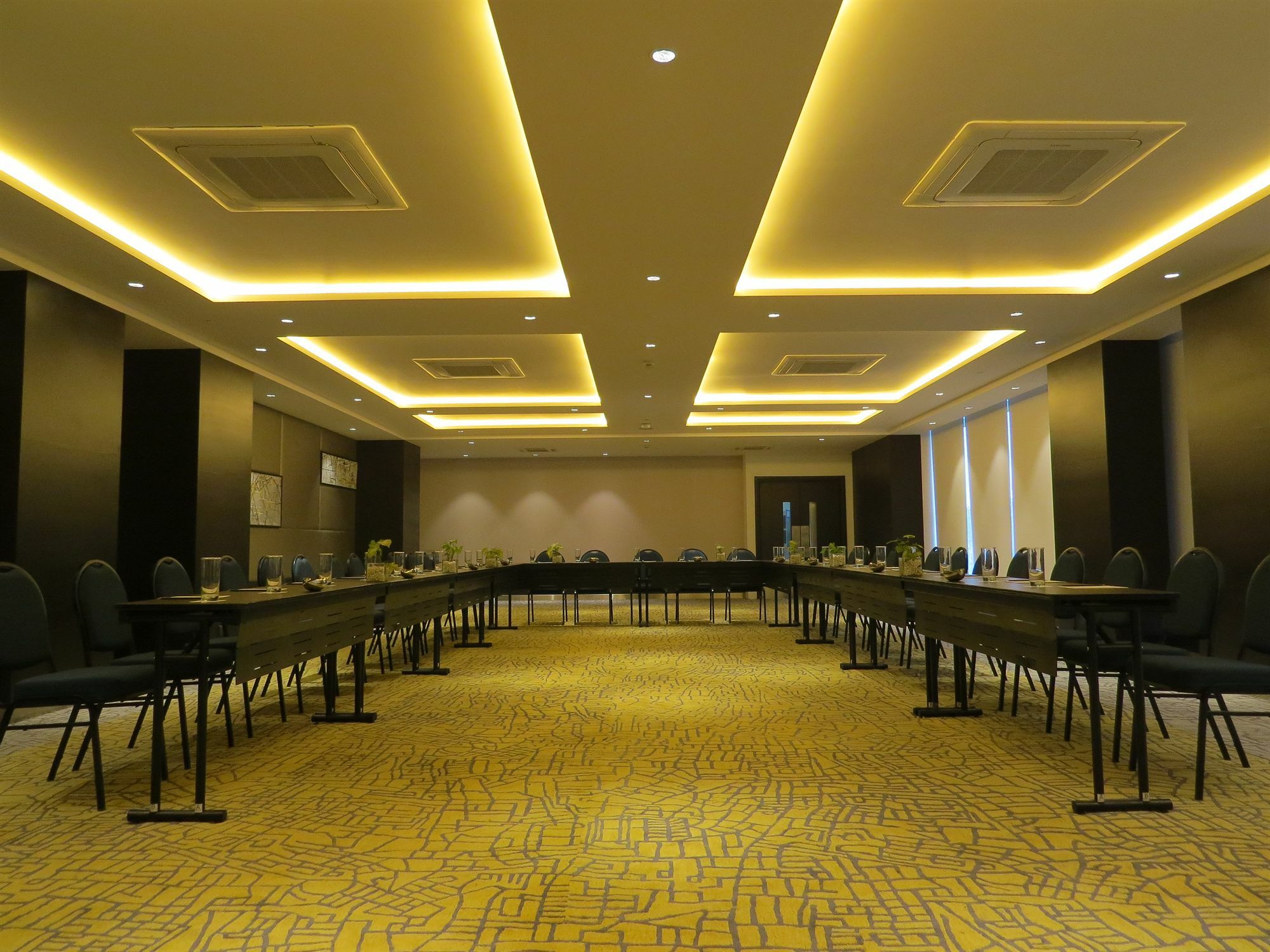 Park Inn By Radisson Gurgaon Bilaspur Maneszar Kültér fotó